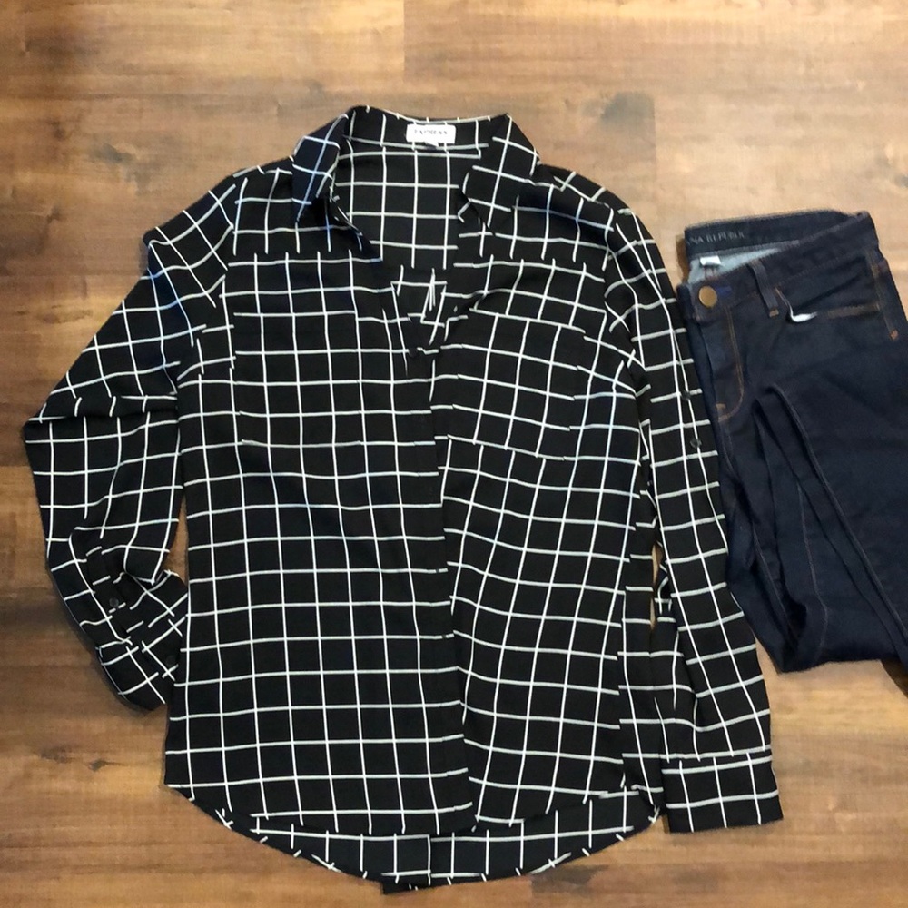 Express black and white button up top